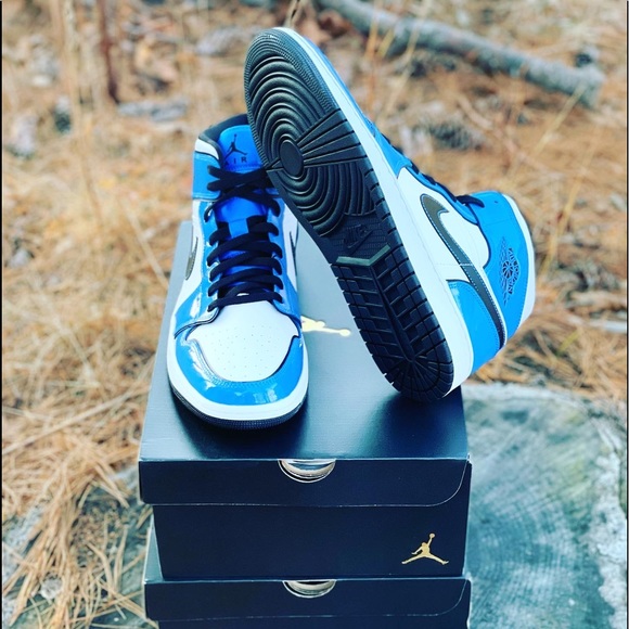 JORDAN 1 MID SIGNAL BLUE - Picture 2 of 7